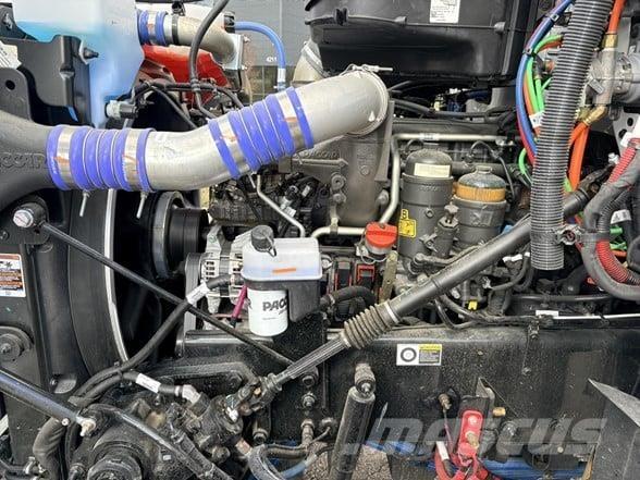 Peterbilt 567 Construction - Others