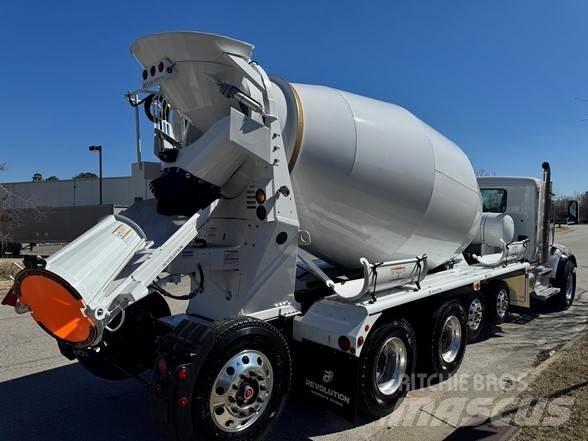 Peterbilt 567 Construction - Others