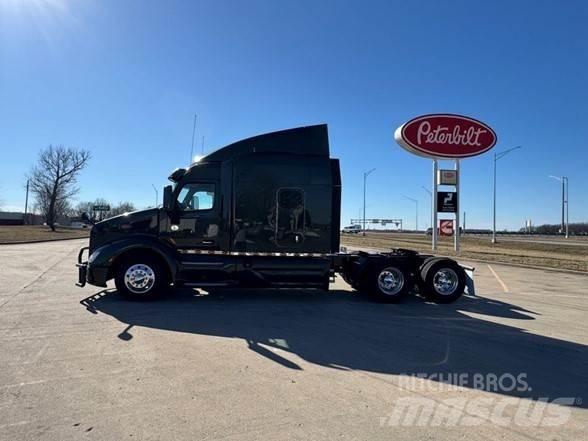 Peterbilt 579 Tractor Units