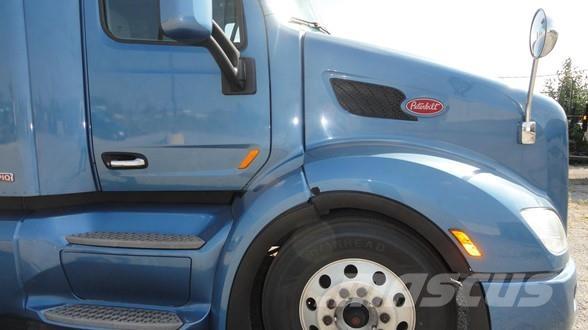 Peterbilt 579 Tractor Units