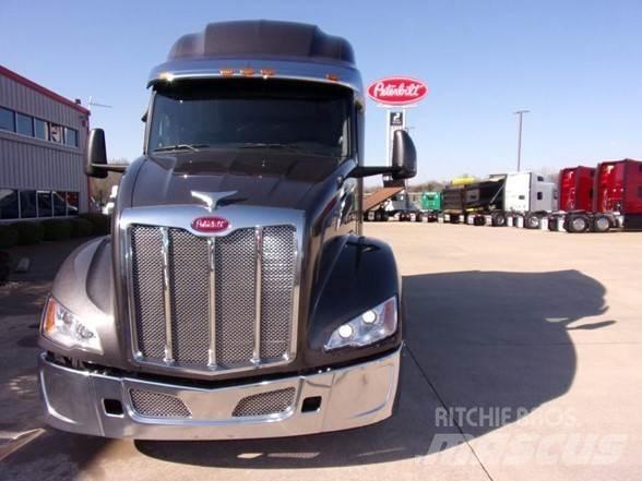 Peterbilt 579 Tractor Units