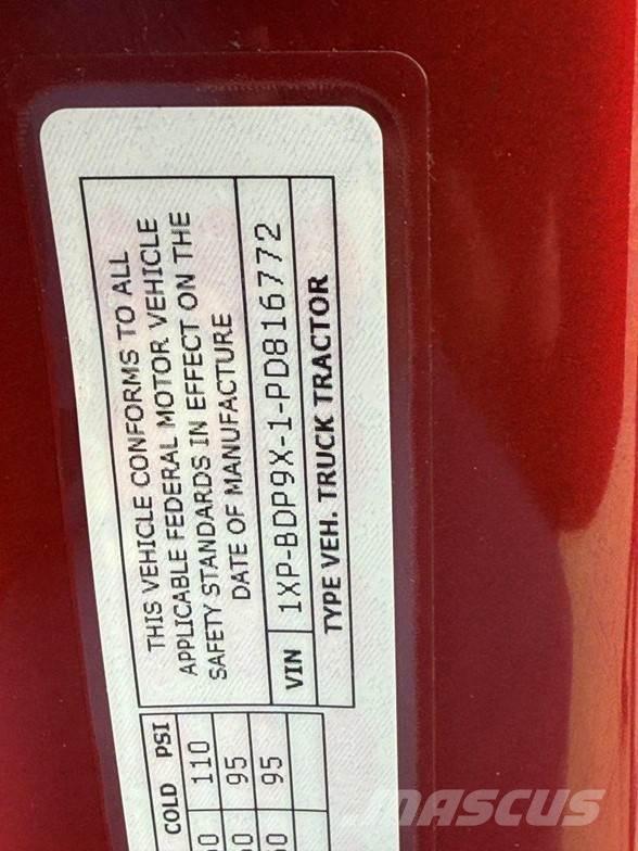 Peterbilt 579 Tractor Units