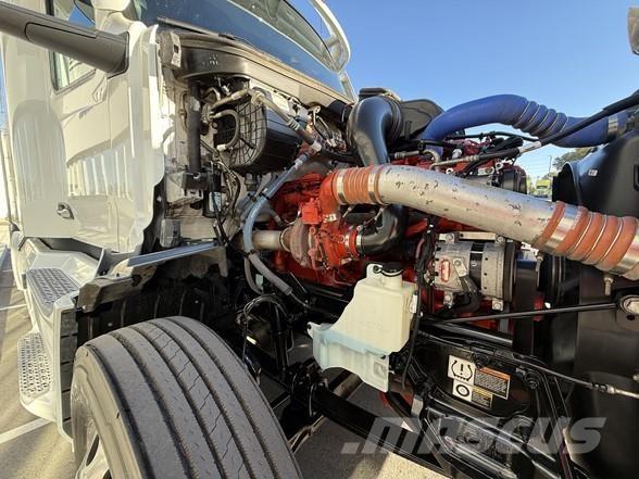 Peterbilt 579 Tractor Units