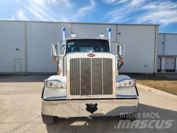 Peterbilt 589 Tractor Units