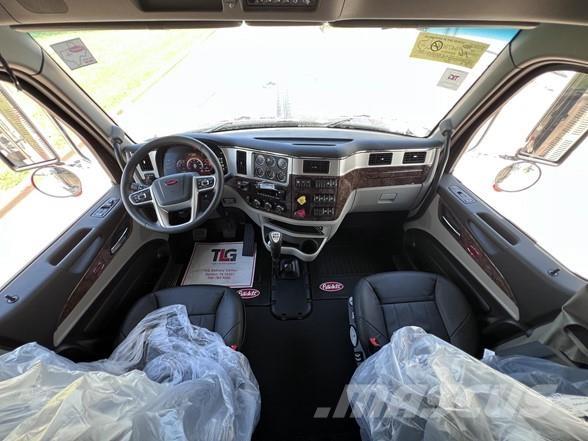 Peterbilt 589 Tractor Units