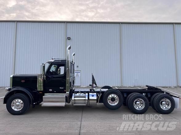 Peterbilt 589 Tractor Units