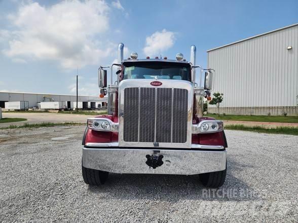 Peterbilt 589 Tractor Units
