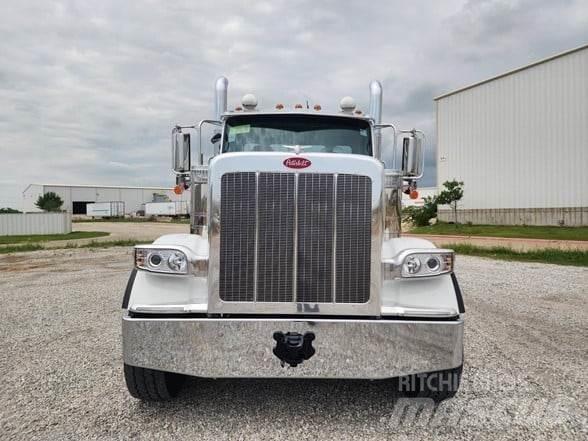Peterbilt 589 Tractor Units