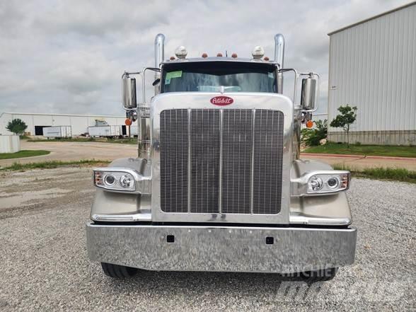 Peterbilt 589 Tractor Units