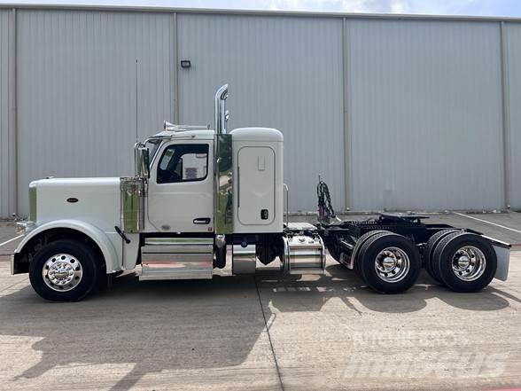 Peterbilt 589 Tractor Units