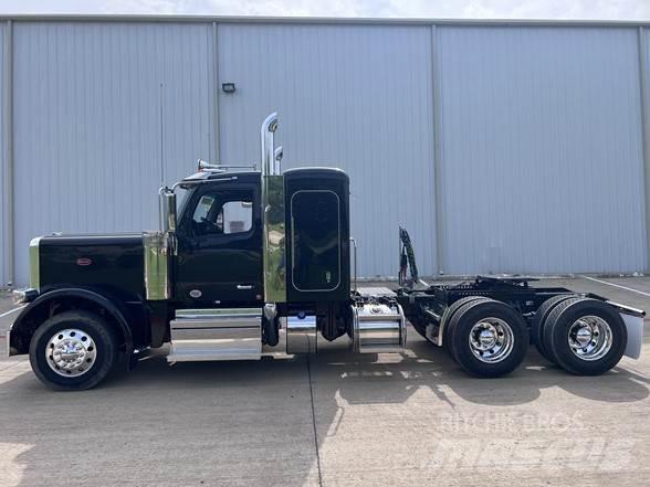 Peterbilt 589 Tractor Units