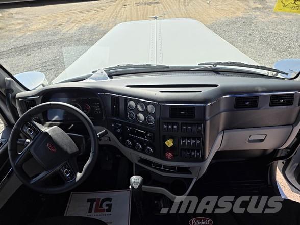 Peterbilt 589 Tractor Units