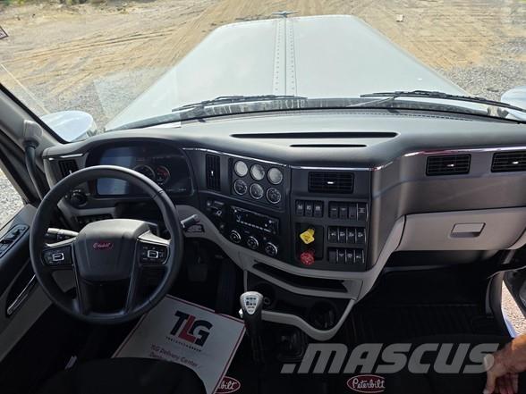 Peterbilt 589 Tractor Units