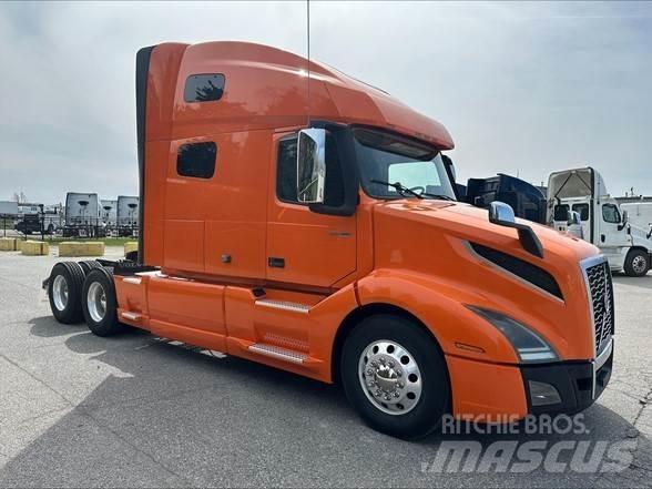 Volvo VNL42T760 Tractor Units