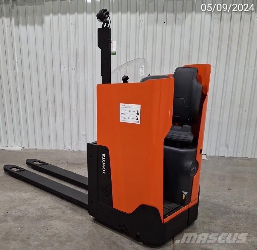 BT LSI200 Low lifter with platform