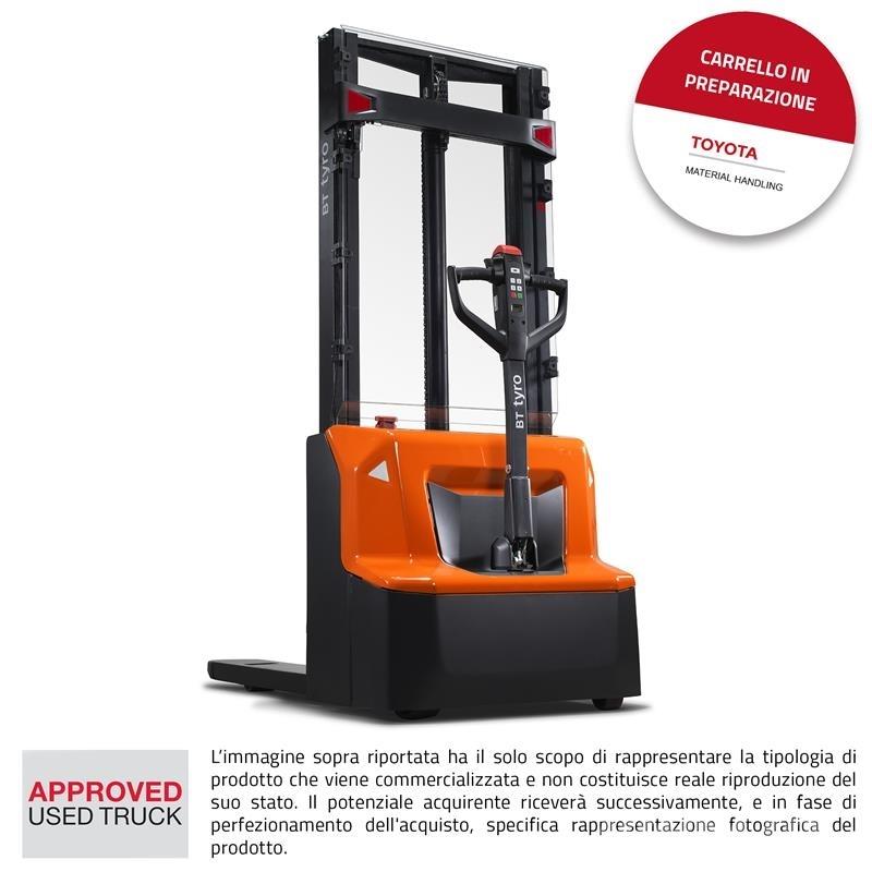 BT SHE100 Hand pallet stackers