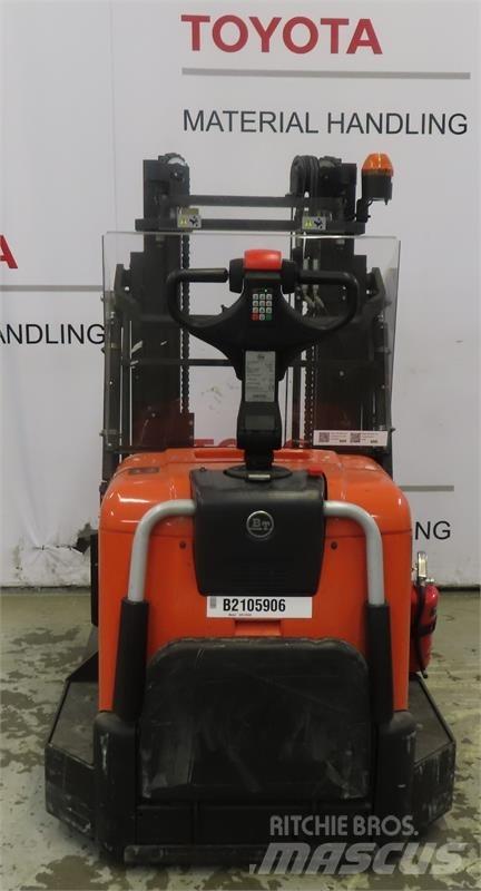 BT SPE120XR Pedestrian stacker