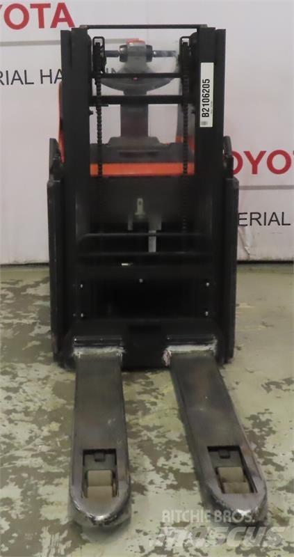 BT SPE200D Self propelled stackers