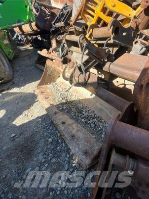  Godet inclinable S60 Buckets