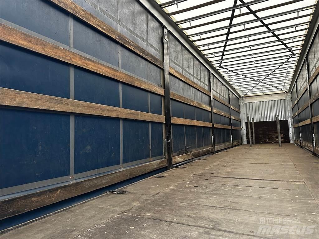 Kässbohrer , Curtainsider semi-trailers
