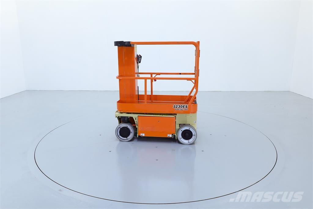 JLG 1230ES Vertical mast lifts