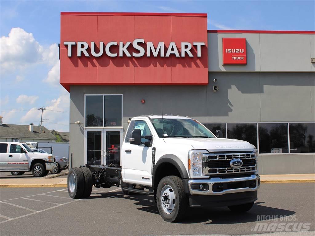 Ford F600 Chassis Cab trucks
