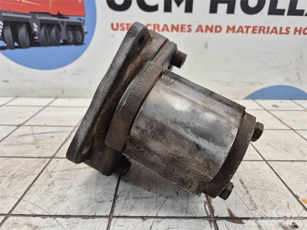 Gear pump Crane parts and equipment