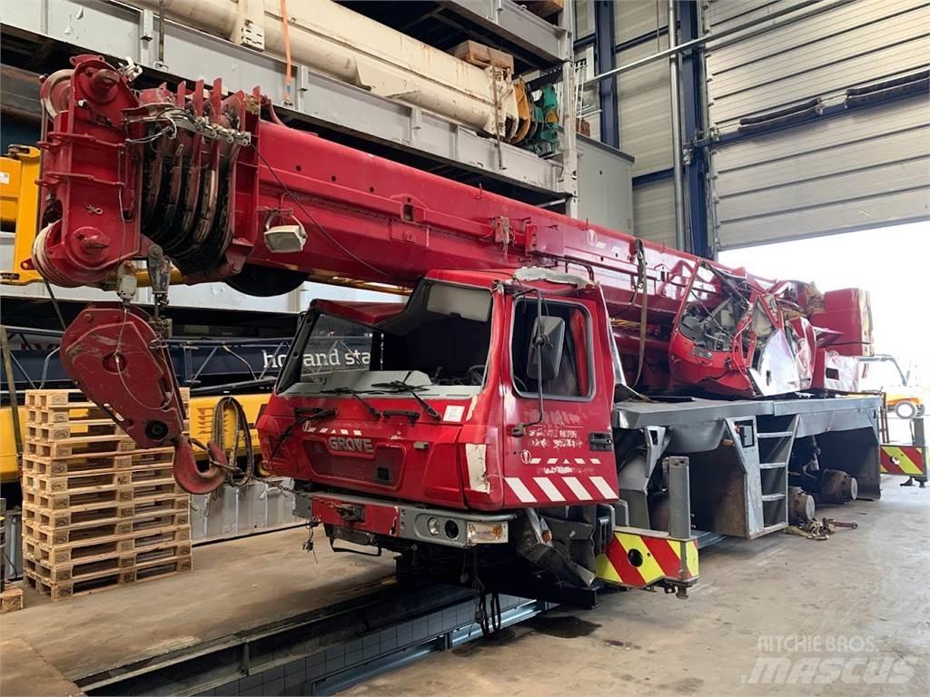Grove GMK 3055 All terrain cranes