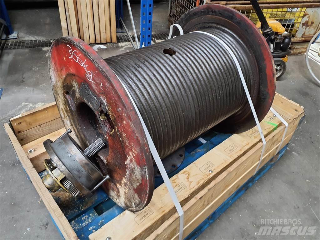 Krupp KMK 4070 winch Crane parts and equipment
