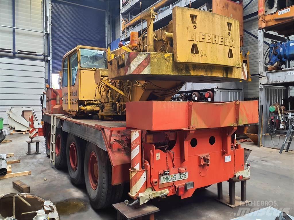 Liebherr LTM 1050 All terrain cranes