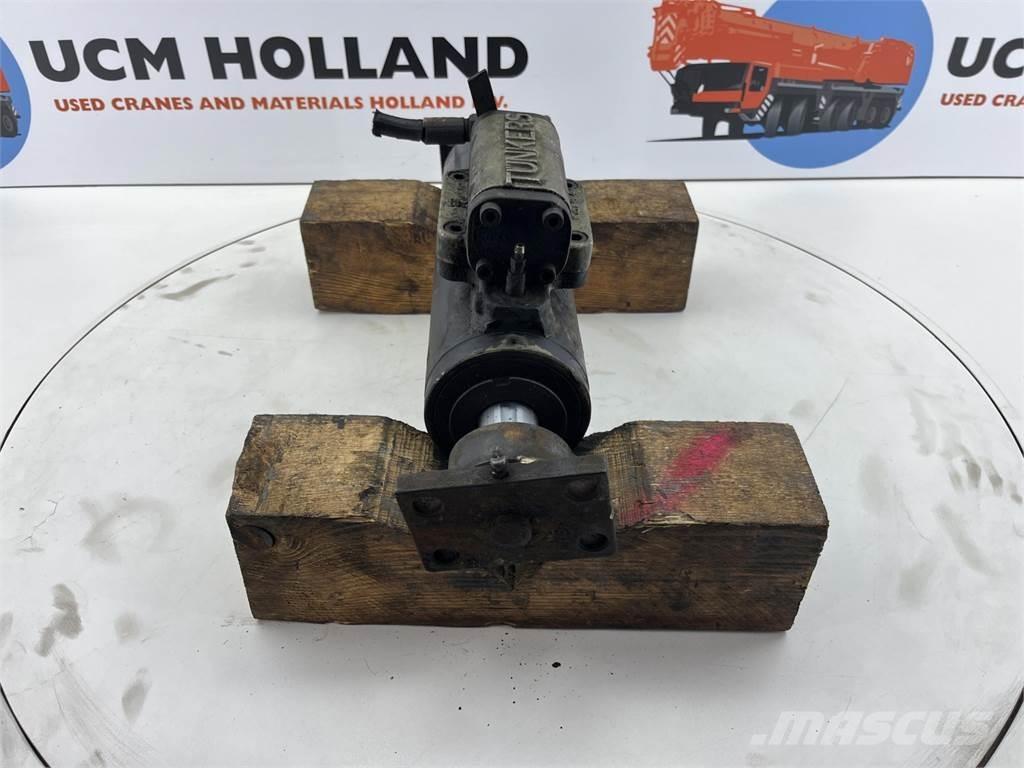 P&H S35 Cilinder Crane parts and equipment