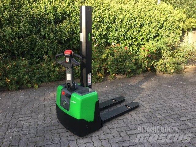 Cesab S110 Pedestrian stacker