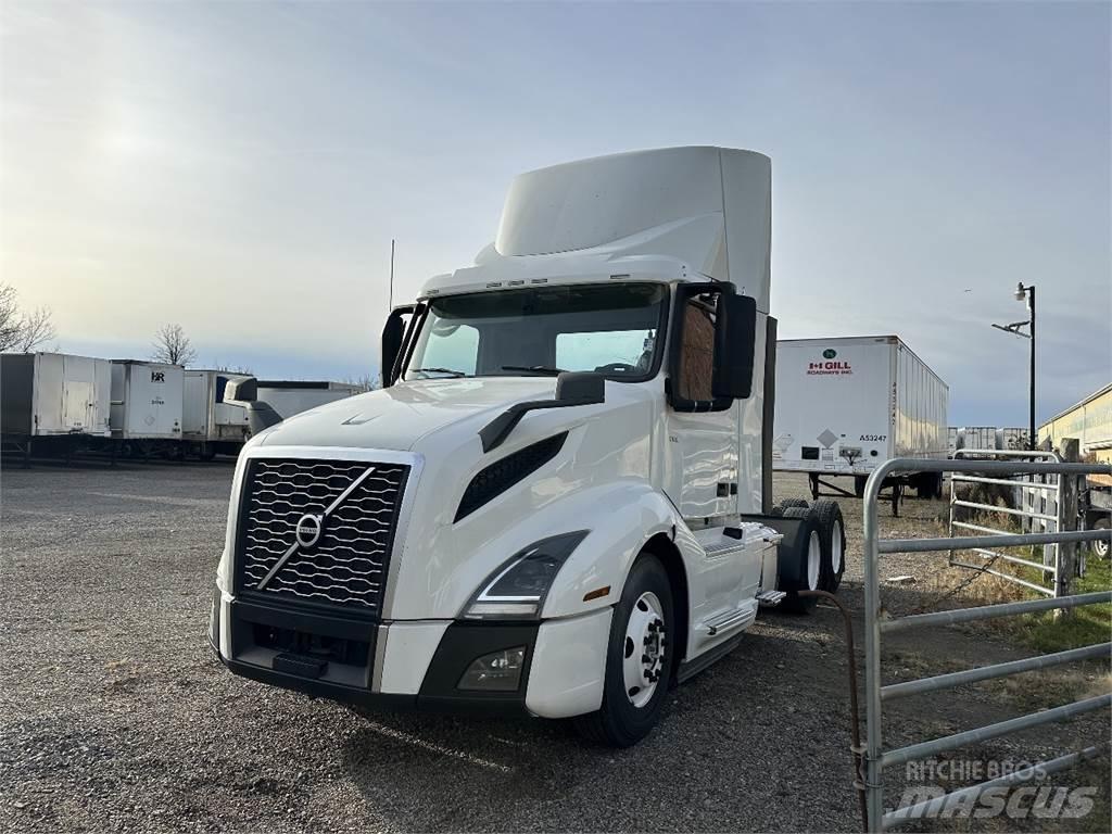Volvo VNL300 Tractor Units