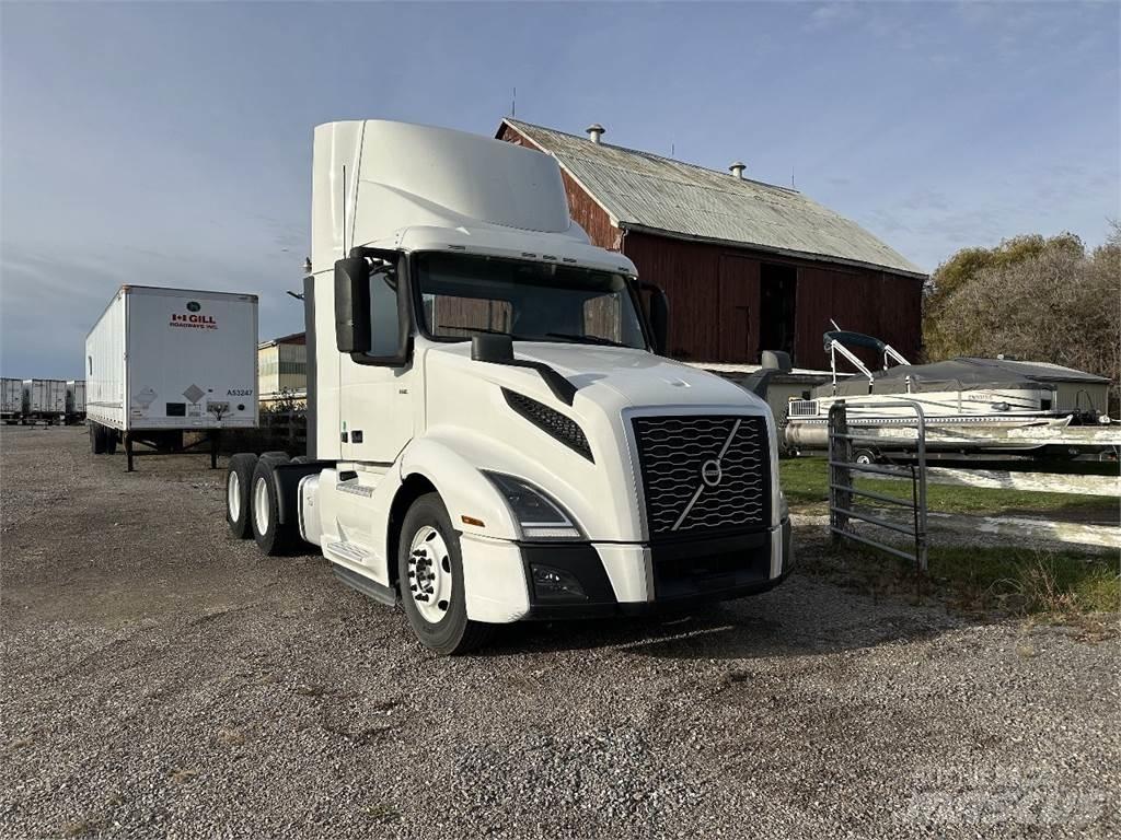Volvo VNL300 Tractor Units