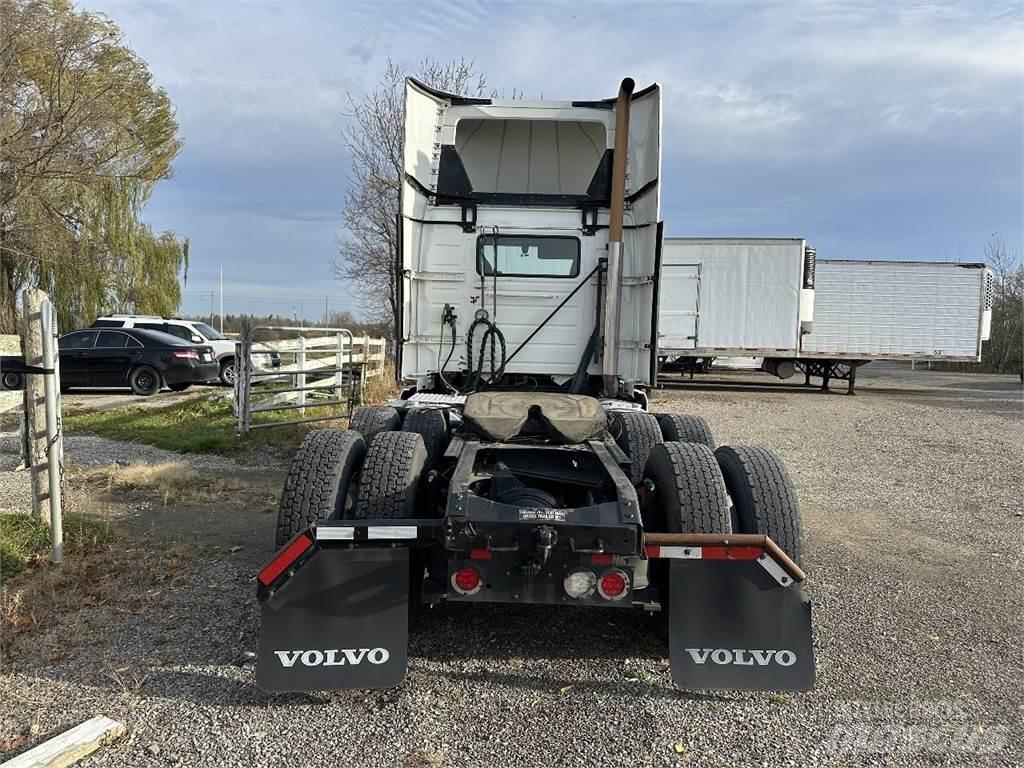 Volvo VNL300 Tractor Units