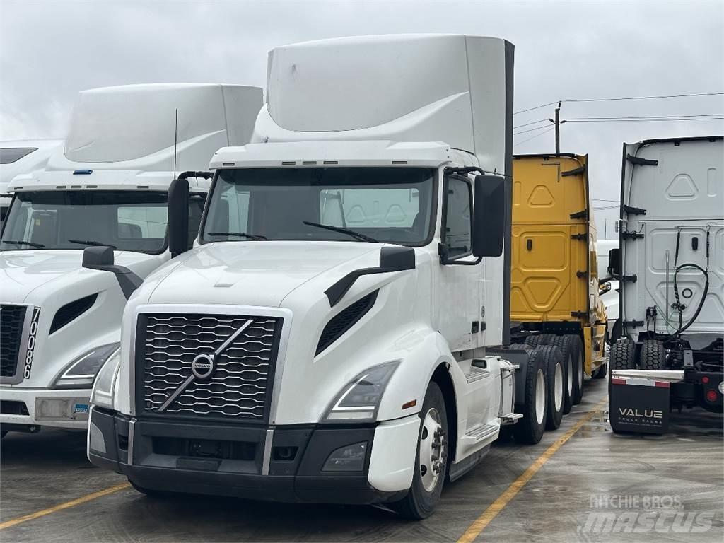 Volvo VNL300 Tractor Units
