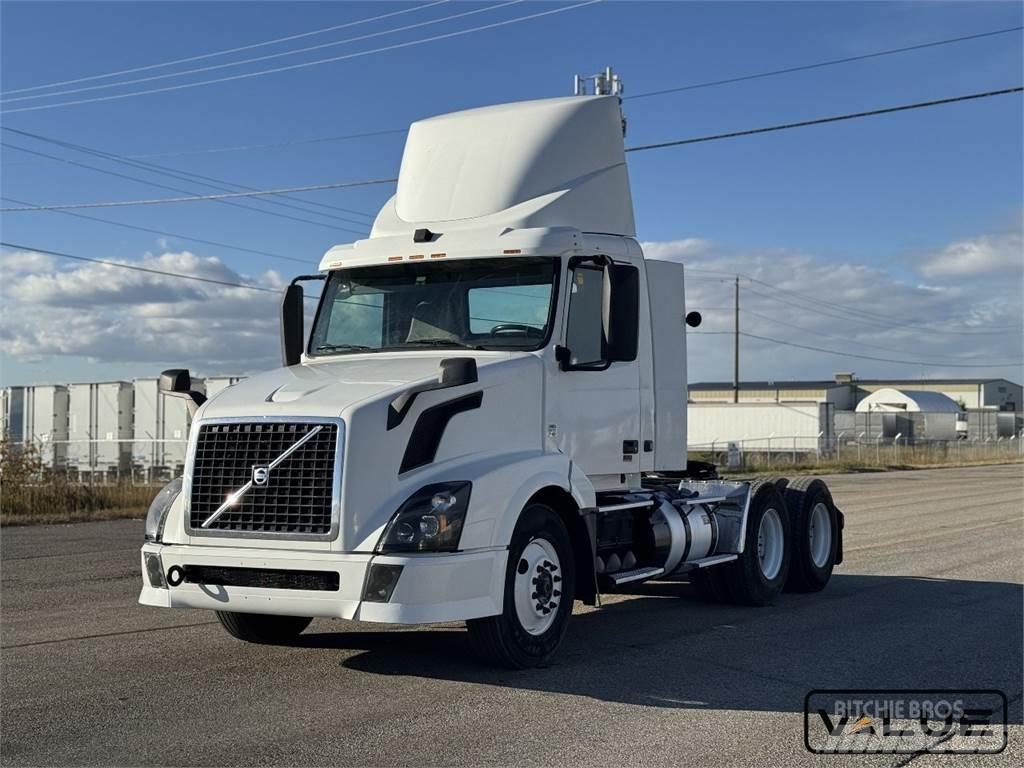 Volvo VNL300 Tractor Units