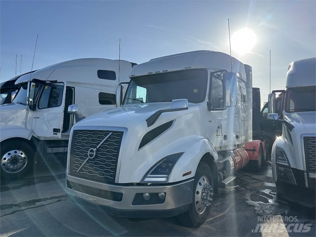 Volvo VNL740 Tractor Units