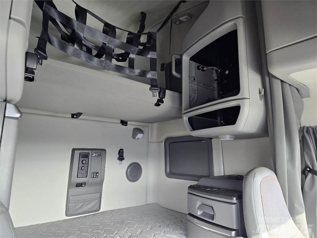 Volvo VNL760 Tractor Units
