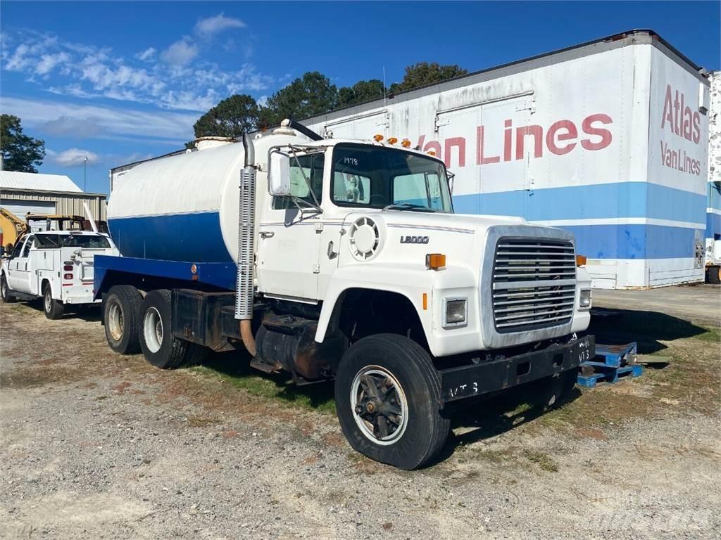 Ford L8000 Construction - Others