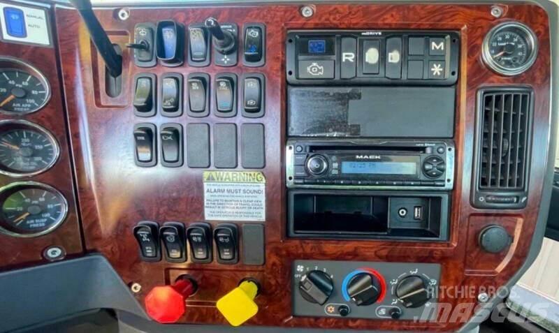 Mack CXU613 Construction - Others