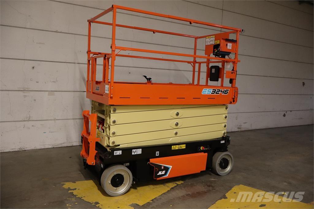 JLG ES3246 Scissor lifts