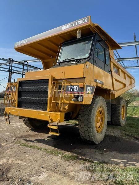 CAT 771D Rigid dump trucks