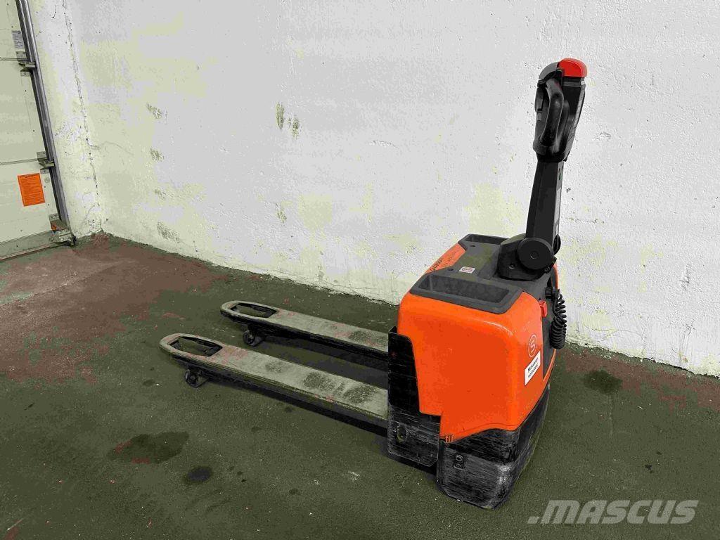 Toyota LWE 130 Low lifter