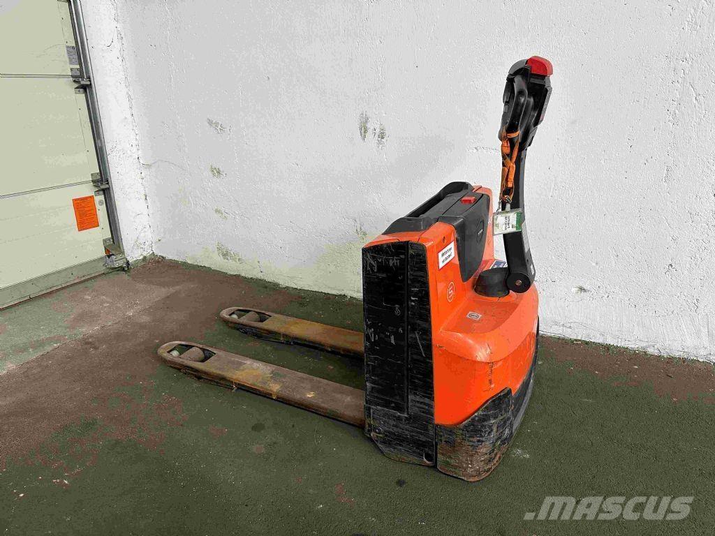 Toyota LWE 140 Low lifter