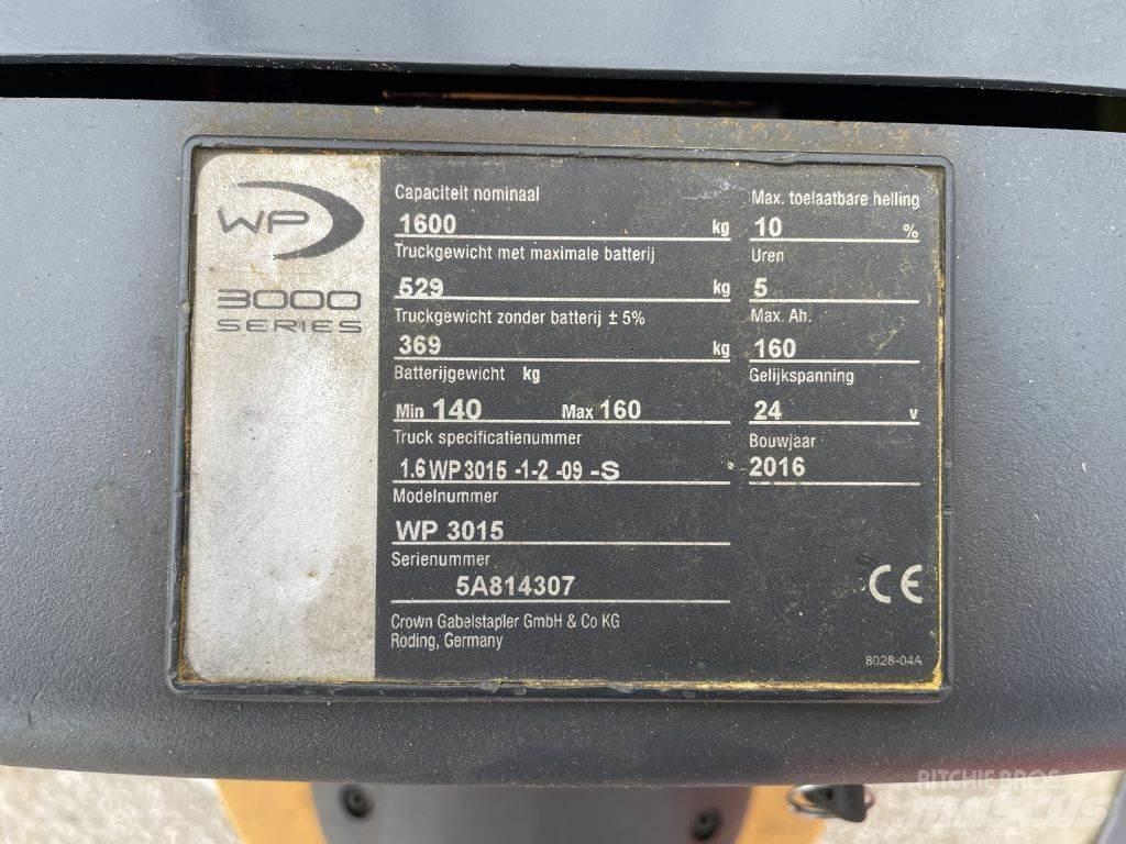 Crown WP3015 Pedestrian stacker