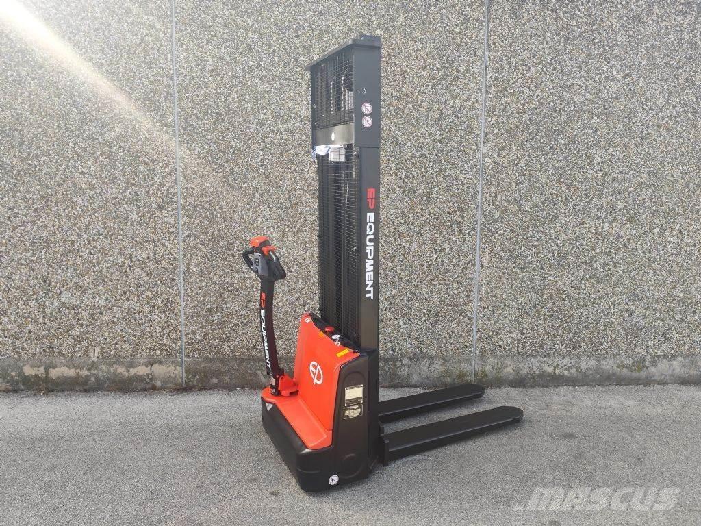 EP  Pedestrian stacker