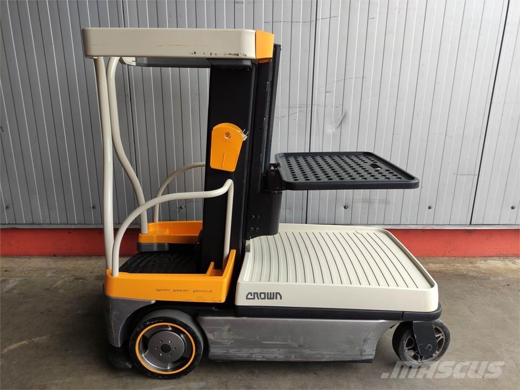 Crown WAV60-118 High lift order picker