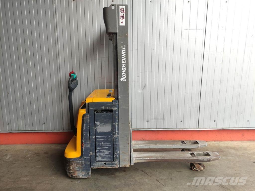 Jungheinrich EJC 216 Z Pedestrian stacker