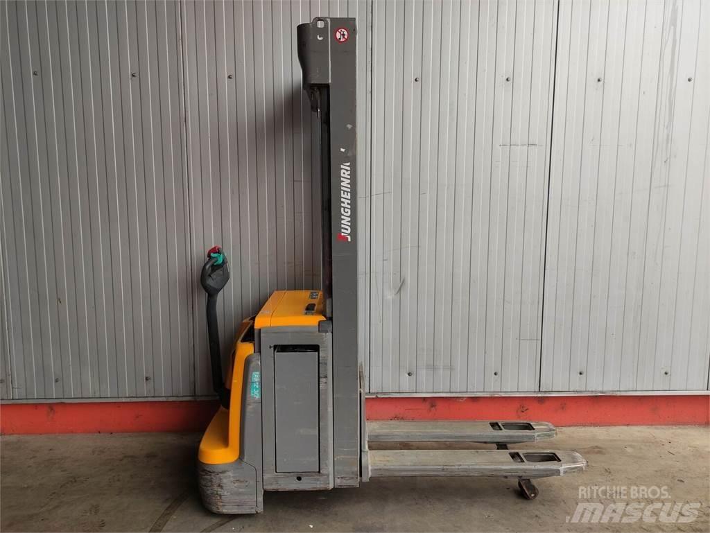 Jungheinrich EJC214Z Pedestrian stacker